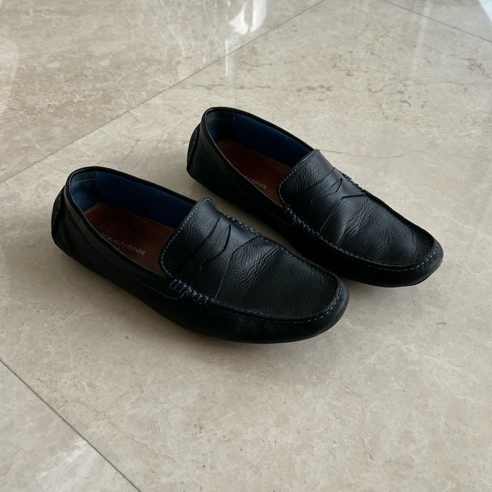 Mens navy leather loafer